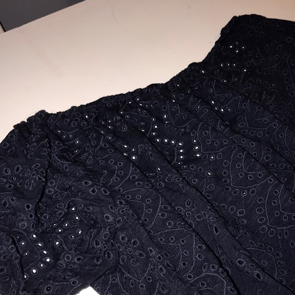 Hollister off the shoulder crop top! - Picture 1 of 3